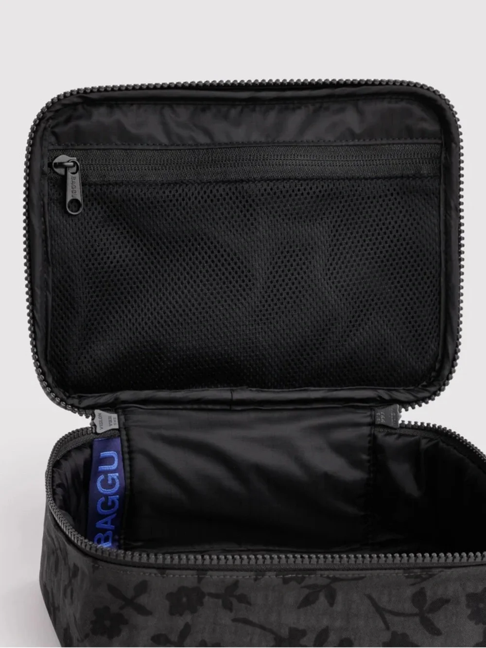 Baggu Small Cosmetic Case in Charcoal Ditsy, NEW